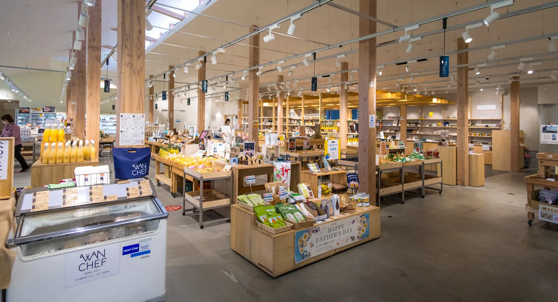 Itomachi Market - produce, crafts and citrus cakes inside Kengo Kuma's timber hall